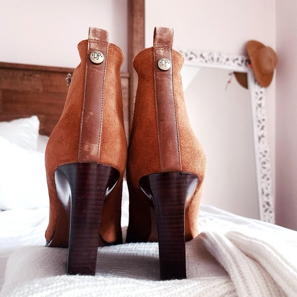 Donald Pliner Vale suede ankle boots - Picture 8 of 13